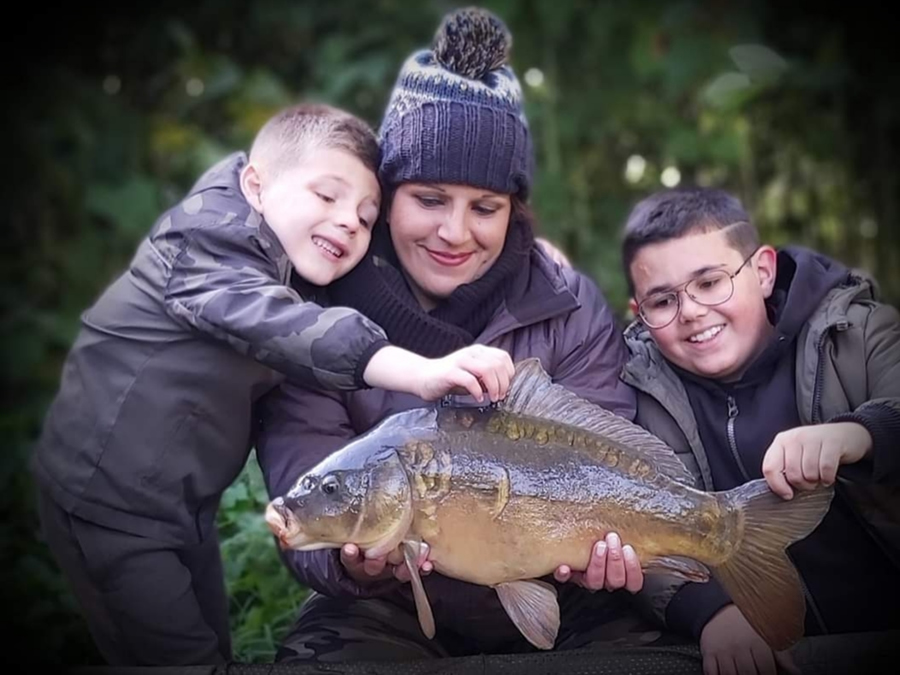 Get Fishing | Feamily fishing - two kids, mum with a carp